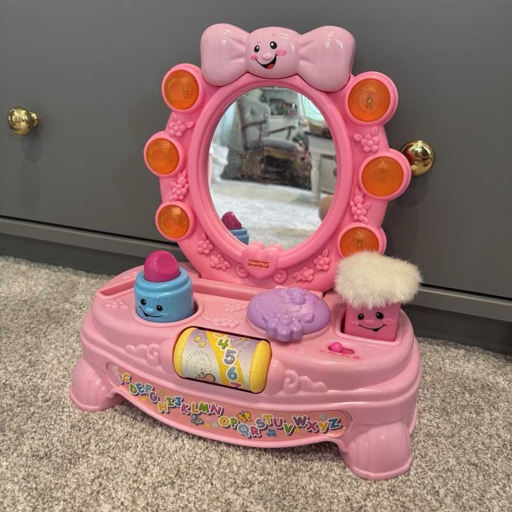 Fisher-Price Laugh & Learn Magical Musical Mirror Vanity Set
